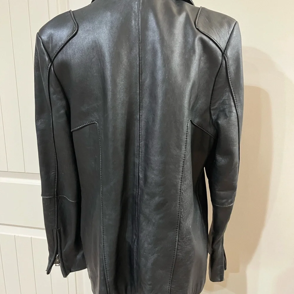 Women's Classic Black Leather Jacket - Picture 5 of 7